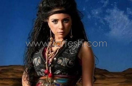 صور فنانات بـ (اللوك الغجري): من منهن الاجمل؟ صورة رقم 9 صور فنانات بـ (اللوك الغجري): من منهن الاجمل؟ صورة رقم 9