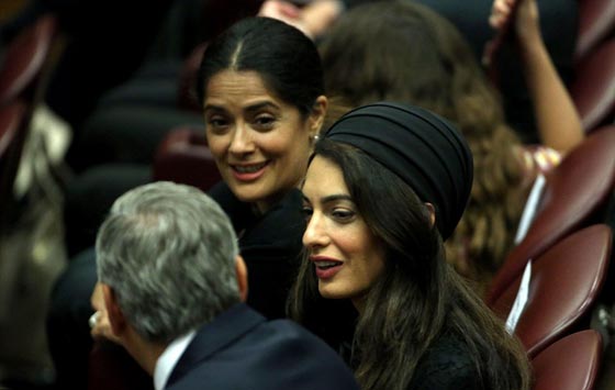 صور: بابا الفاتيكان يكرم جورج كلوني، سلمى حايك وريتشارد غير صورة رقم 1 صور: بابا الفاتيكان يكرم جورج كلوني، سلمى حايك وريتشارد غير صورة رقم 1