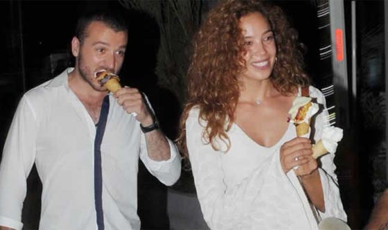 ملكة الجمال التركية ازرا اكين عشقت مهند 13 عاما وتزوجت غيره صورة رقم 2 ملكة الجمال التركية ازرا اكين عشقت مهند 13 عاما وتزوجت غيره صورة رقم 2