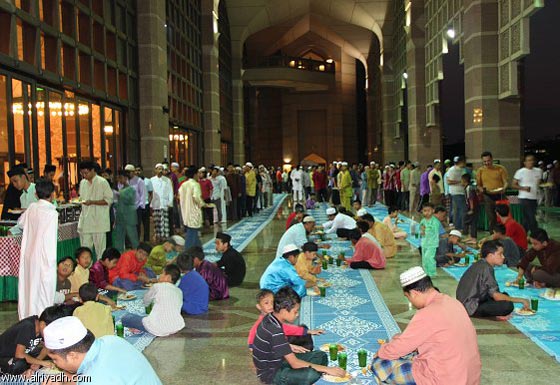اغرب عادات الشعوب الاسلامية في شهر رمضان الفضيل صورة رقم 14