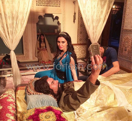 نجمة ستار اكاديمي حنان الخضر تفاجئ الجمهور بصوتها وتمثيلها في مسلسل (سمرقند) صورة رقم 11 نجمة ستار اكاديمي حنان الخضر تفاجئ الجمهور بصوتها وتمثيلها في مسلسل (سمرقند) صورة رقم 11