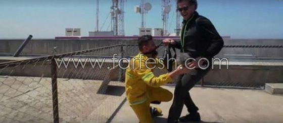 صور فضيحة برامج المقالب المفبركة: 12 سقطة كشفت التلاعب! صورة رقم 8 صور فضيحة برامج المقالب المفبركة: 12 سقطة كشفت التلاعب! صورة رقم 8