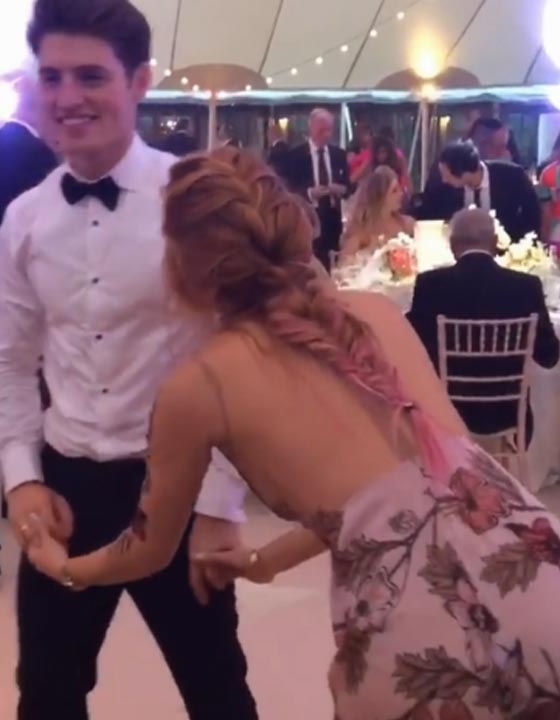 لماذا رفض غريغ سولكين الرقص مع حبيبته بيلا ثورن.؟. شاهد الفيديو صورة رقم 1 لماذا رفض غريغ سولكين الرقص مع حبيبته بيلا ثورن.؟. شاهد الفيديو صورة رقم 1