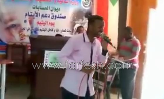 فيديو طريف: كوميديان سوداني يقلد شيرين ببراعة ويضحك الموجودين صورة رقم 3 فيديو طريف: كوميديان سوداني يقلد شيرين ببراعة ويضحك الموجودين صورة رقم 3