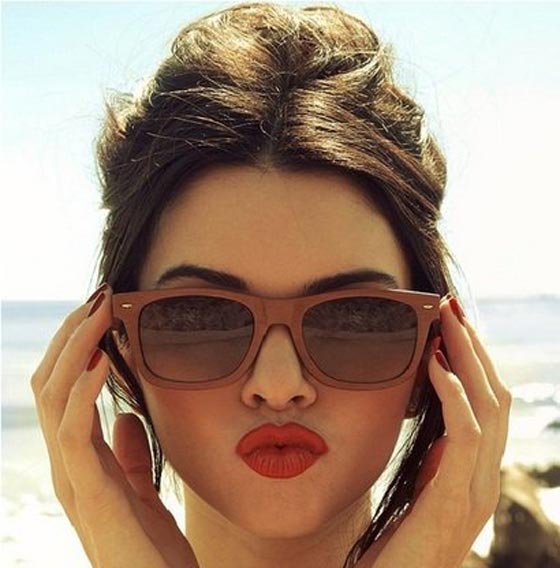 نجمات بوليوود يرتدين النظارات الشمسية.. فمن ارتدت النظارة الأجمل؟ صورة رقم 6 نجمات بوليوود يرتدين النظارات الشمسية.. فمن ارتدت النظارة الأجمل؟ صورة رقم 6