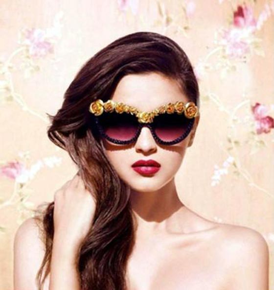 نجمات بوليوود يرتدين النظارات الشمسية.. فمن ارتدت النظارة الأجمل؟ صورة رقم 10 نجمات بوليوود يرتدين النظارات الشمسية.. فمن ارتدت النظارة الأجمل؟ صورة رقم 10