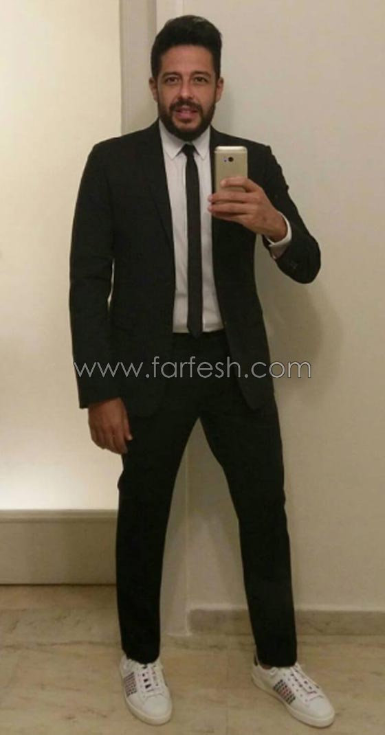 محمد حماقى يفاجئ احدى معجباته ويحقق حلمها بحضور حفل زفافها صورة رقم 4 محمد حماقى يفاجئ احدى معجباته ويحقق حلمها بحضور حفل زفافها صورة رقم 4