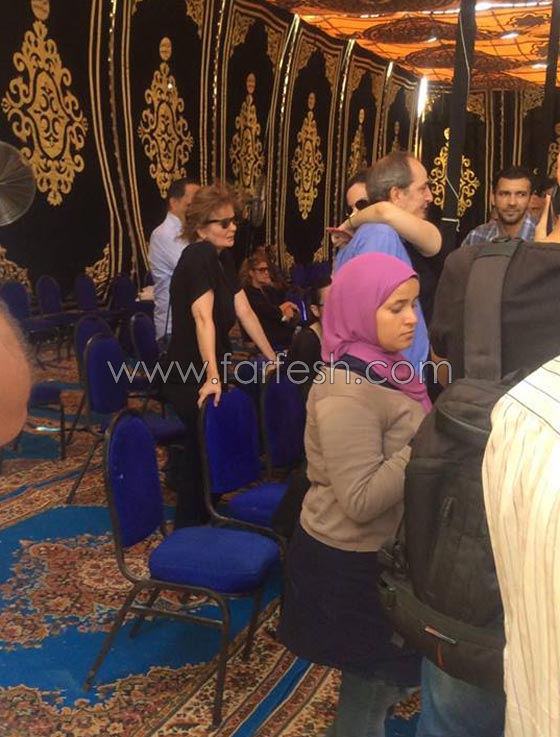 صور: يسرا تستقبل المعزين في وفاة عم زوجها الكابتن طارق سليم صورة رقم 3 صور: يسرا تستقبل المعزين في وفاة عم زوجها الكابتن طارق سليم صورة رقم 3