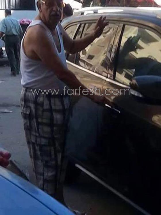 صور احمد راتب بالملابس الداخلية في مقهى شعبي: هل أصيب بالزهايمر؟ صورة رقم 3 صور احمد راتب بالملابس الداخلية في مقهى شعبي: هل أصيب بالزهايمر؟ صورة رقم 3