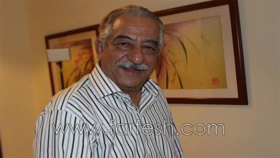 صور احمد راتب بالملابس الداخلية في مقهى شعبي: هل أصيب بالزهايمر؟ صورة رقم 4 صور احمد راتب بالملابس الداخلية في مقهى شعبي: هل أصيب بالزهايمر؟ صورة رقم 4