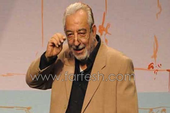 صور احمد راتب بالملابس الداخلية في مقهى شعبي: هل أصيب بالزهايمر؟ صورة رقم 6 صور احمد راتب بالملابس الداخلية في مقهى شعبي: هل أصيب بالزهايمر؟ صورة رقم 6