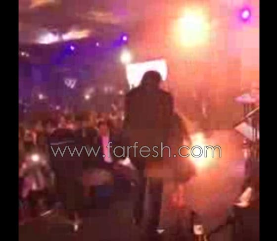 رقص مُبهج بين راغب علامة وطفلة خلال حفله في مصر.. شاهده صورة رقم 3 رقص مُبهج بين راغب علامة وطفلة خلال حفله في مصر.. شاهده صورة رقم 3