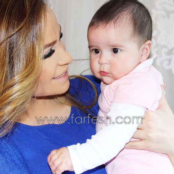 كارول سماحة تعايد ابنتها تالا في عيد ميلادها الأول بكلمات مؤثرة وكعكة وردية صورة رقم 7 كارول سماحة تعايد ابنتها تالا في عيد ميلادها الأول بكلمات مؤثرة وكعكة وردية صورة رقم 7
