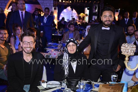 صور بسمة بوسيل مع والدة تامر حسني في (العين السخنة) صورة رقم 4 صور بسمة بوسيل مع والدة تامر حسني في (العين السخنة) صورة رقم 4