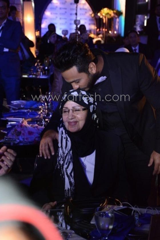 صور بسمة بوسيل مع والدة تامر حسني في (العين السخنة) صورة رقم 5 صور بسمة بوسيل مع والدة تامر حسني في (العين السخنة) صورة رقم 5