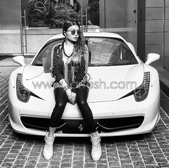 صور هيفاء وهبي تتباهى بسيارة الـ (فيراري) تثير مقارنات مع محمد رمضان! صورة رقم 1 صور هيفاء وهبي تتباهى بسيارة الـ (فيراري) تثير مقارنات مع محمد رمضان! صورة رقم 1