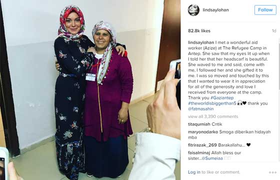 ليندسي لوهان بالحجاب في عنتاب.. زيارة الى معسكر اللاجئين! صور صورة رقم 1 ليندسي لوهان بالحجاب في عنتاب.. زيارة الى معسكر اللاجئين! صور صورة رقم 1