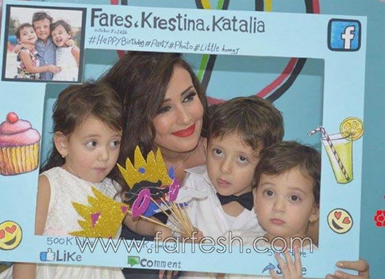 صور وفيديو.. كندة حنا تحتفل بعيد ابنها في المدرسة بمرافقة توأميها صورة رقم 2 صور وفيديو.. كندة حنا تحتفل بعيد ابنها في المدرسة بمرافقة توأميها صورة رقم 2