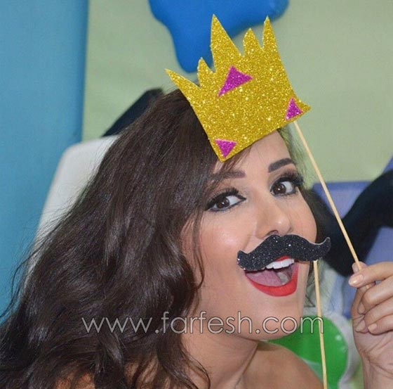 صور وفيديو.. كندة حنا تحتفل بعيد ابنها في المدرسة بمرافقة توأميها صورة رقم 3 صور وفيديو.. كندة حنا تحتفل بعيد ابنها في المدرسة بمرافقة توأميها صورة رقم 3