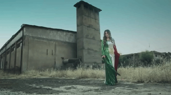 فنانة لبنانية تقاتل بصوتها الى جانب جيش البشمركة صورة رقم 3 فنانة لبنانية تقاتل بصوتها الى جانب جيش البشمركة صورة رقم 3