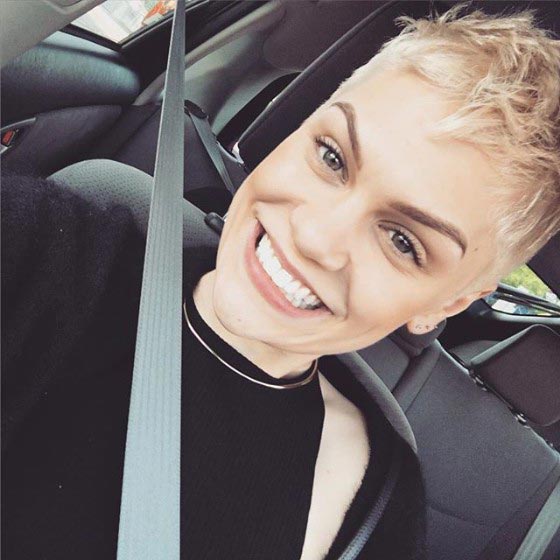فيديو: مغنية عالمية تدعو لاجئ سوري ليشاركها حفلها في لندن صورة رقم 11 فيديو: مغنية عالمية تدعو لاجئ سوري ليشاركها حفلها في لندن صورة رقم 11