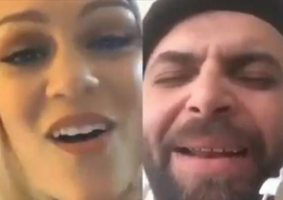 فيديو: مغنية عالمية تدعو لاجئ سوري ليشاركها حفلها في لندن صورة رقم 1 فيديو: مغنية عالمية تدعو لاجئ سوري ليشاركها حفلها في لندن صورة رقم 1