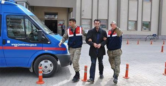 نجاة ممثل تركي من رابع محاولة انتحار بعد ان قتل والده صورة رقم 3 نجاة ممثل تركي من رابع محاولة انتحار بعد ان قتل والده صورة رقم 3