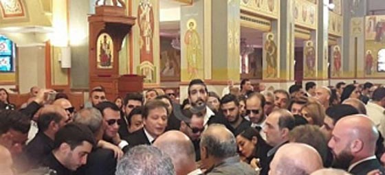صور جنازة ملحم بركات وفيديو شجار ابنه ملحم جونيور مع اخوته صورة رقم 9 صور جنازة ملحم بركات وفيديو شجار ابنه ملحم جونيور مع اخوته صورة رقم 9