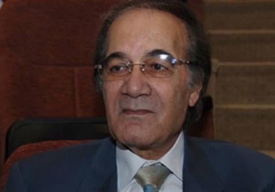 عمل الفنانين قبل الشهرة: يحيى الفخراني طبيب، نبيلة عبيد عارضة أزياء، نور الشريف والسقا لاعبي كرة وإيهاب نافع ضابط مخابرات! صورة رقم 7