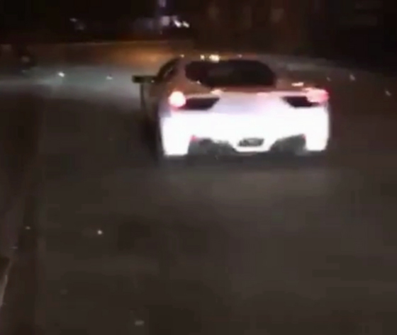 فيديو هيفاء وهبي تستعرض مهارتها في سرعة قيادة السيارات صورة رقم 2 فيديو هيفاء وهبي تستعرض مهارتها في سرعة قيادة السيارات صورة رقم 2