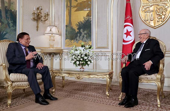 صور رئيس تونس يفاجئ الزعيم ويقلّده وعادل إمام ينفجر بالضحك صورة رقم 6 صور رئيس تونس يفاجئ الزعيم ويقلّده وعادل إمام ينفجر بالضحك صورة رقم 6