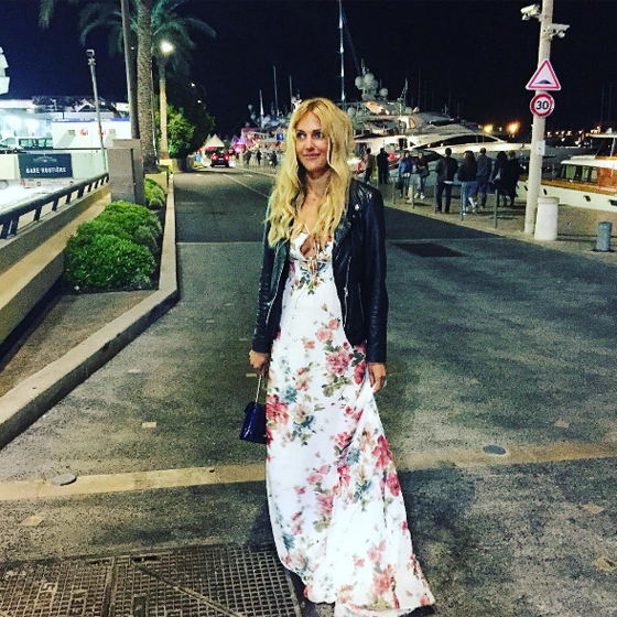 النجمة التركية مريم اوزيرلي تستمتع بأوقات سعيدة مع طفلتها.. صور صورة رقم 20 النجمة التركية مريم اوزيرلي تستمتع بأوقات سعيدة مع طفلتها.. صور صورة رقم 20