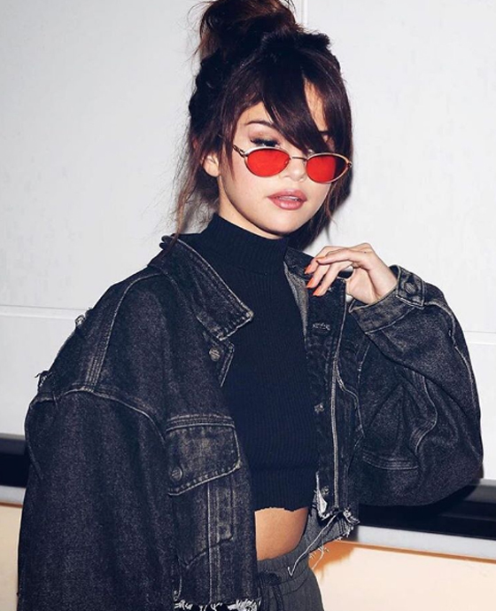سيلينا جوميز تجهش بالبكاء وتعترف: املك كل شيء لكنني مكسورة! صورة رقم 8 سيلينا جوميز تجهش بالبكاء وتعترف: املك كل شيء لكنني مكسورة! صورة رقم 8