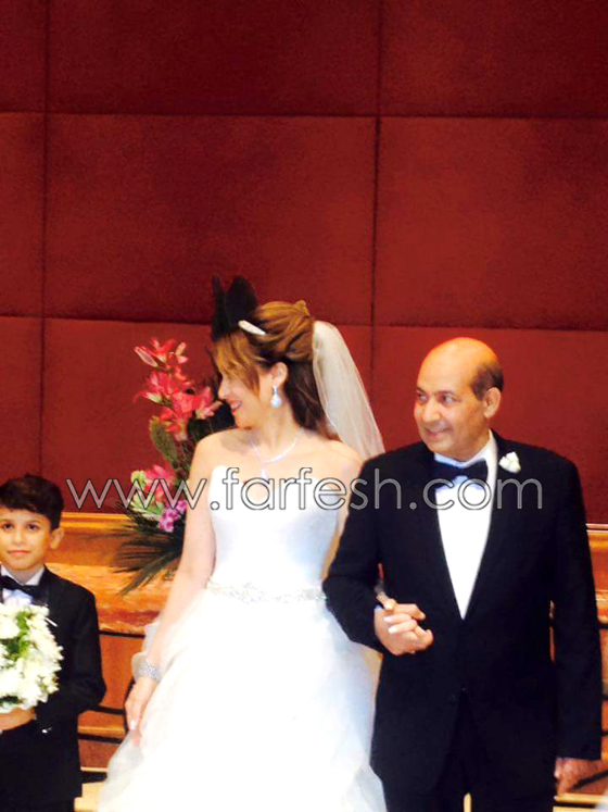 صور فساتين زفاف فنانات دخلن القفص الذهبي هذا العام.. أيها الأجمل؟ صورة رقم 9 صور فساتين زفاف فنانات دخلن القفص الذهبي هذا العام.. أيها الأجمل؟ صورة رقم 9