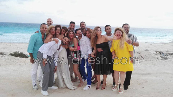 صور فساتين زفاف فنانات دخلن القفص الذهبي هذا العام.. أيها الأجمل؟ صورة رقم 14 صور فساتين زفاف فنانات دخلن القفص الذهبي هذا العام.. أيها الأجمل؟ صورة رقم 14