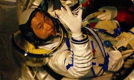 هل لاحقت مخلوقات فضائية غامضة أول رائد فضاء صيني؟ صورة رقم 6