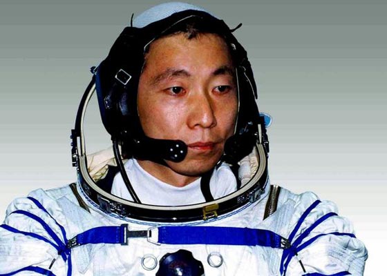 هل لاحقت مخلوقات فضائية غامضة أول رائد فضاء صيني؟ صورة رقم 7