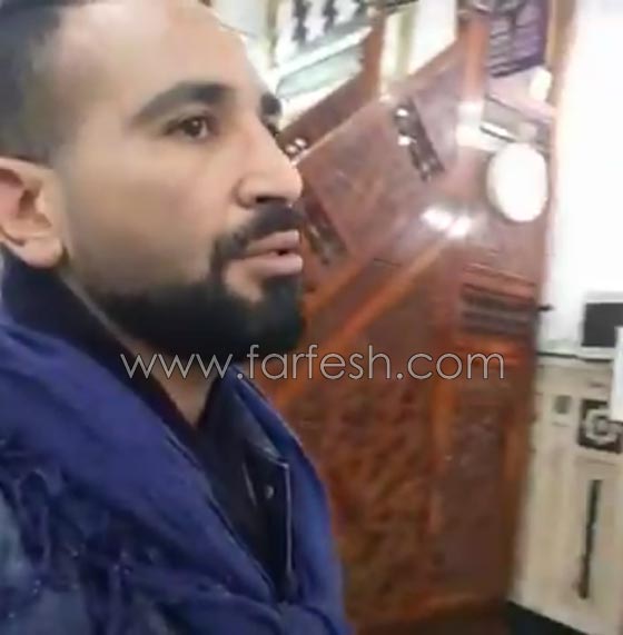 فيديو فنّان مصري يتلو القرآن ويؤم المصلين.. لن تصدق من هو! صورة رقم 1 فيديو فنّان مصري يتلو القرآن ويؤم المصلين.. لن تصدق من هو! صورة رقم 1