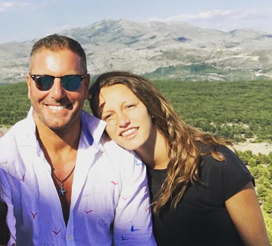 صور تامر هجرس مع زوجته ميرال وابنتيه الجميلتين تمارا وتالا صورة رقم 3 صور تامر هجرس مع زوجته ميرال وابنتيه الجميلتين تمارا وتالا صورة رقم 3