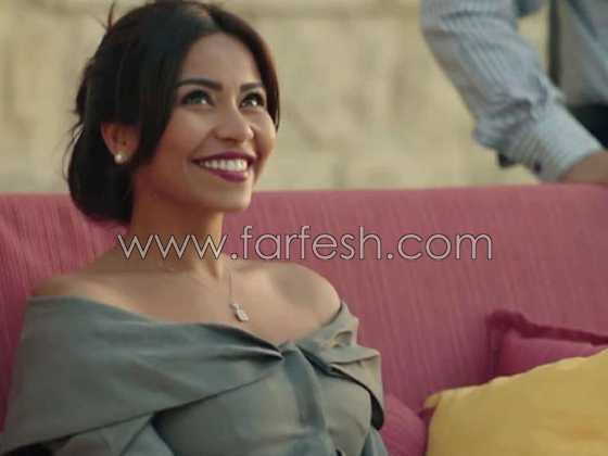 طالب يقابل نجوى كرم بدل امتحانه وآخر يضع شيرين في موقع محرج صورة رقم 12 طالب يقابل نجوى كرم بدل امتحانه وآخر يضع شيرين في موقع محرج صورة رقم 12