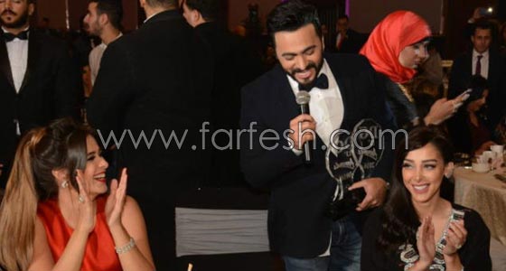 صور تامر حسني يغني لزوجته الشقراء الجميلة بسمة بوسيل متغزلا بها صورة رقم 2 صور تامر حسني يغني لزوجته الشقراء الجميلة بسمة بوسيل متغزلا بها صورة رقم 2