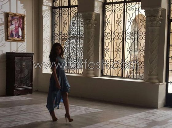 منى زكي تتخلى عن شعرها وتظهر بلوك جديد.. صور صورة رقم 6 منى زكي تتخلى عن شعرها وتظهر بلوك جديد.. صور صورة رقم 6