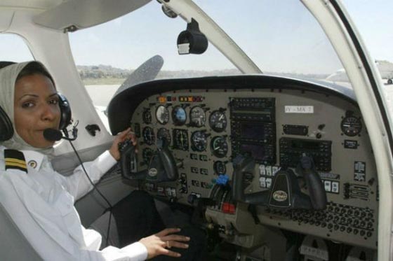 هنادي: اول كابتن طيار سعودية والقائدة ضمن اسطول الأمير الوليد صورة رقم 6