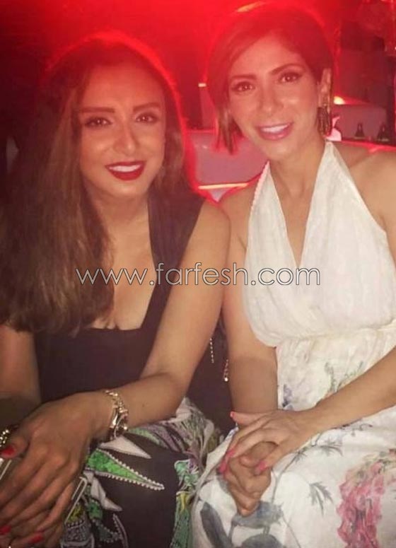 هل فعلا الفنانة منى زكي حامل بمولودها الثالث؟ صورة رقم 3 هل فعلا الفنانة منى زكي حامل بمولودها الثالث؟ صورة رقم 3