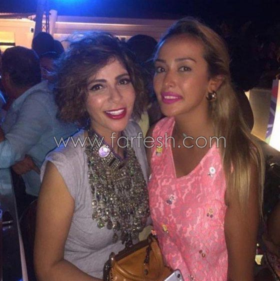 هل فعلا الفنانة منى زكي حامل بمولودها الثالث؟ صورة رقم 4 هل فعلا الفنانة منى زكي حامل بمولودها الثالث؟ صورة رقم 4