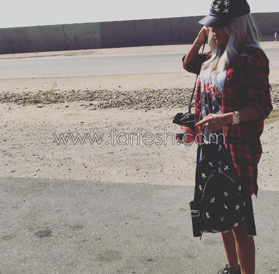 صور مايا دياب ترتدي (مايوه) وفوقه جاكيت طويل! صورة رقم 4 صور مايا دياب ترتدي (مايوه) وفوقه جاكيت طويل! صورة رقم 4
