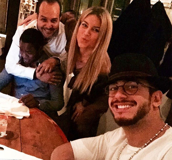 صورة حقيبة سعد المجرد في غرفة عارضة الأزياء الإيطالية تفضح علاقتهما! صورة رقم 3 صورة حقيبة سعد المجرد في غرفة عارضة الأزياء الإيطالية تفضح علاقتهما! صورة رقم 3