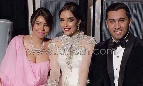 مُقدم برنامج يصف شيرين عبد الوهاب بـ(بنت القلعة) وينتقد فستانها.. فيديو صورة رقم 1 مُقدم برنامج يصف شيرين عبد الوهاب بـ(بنت القلعة) وينتقد فستانها.. فيديو صورة رقم 1