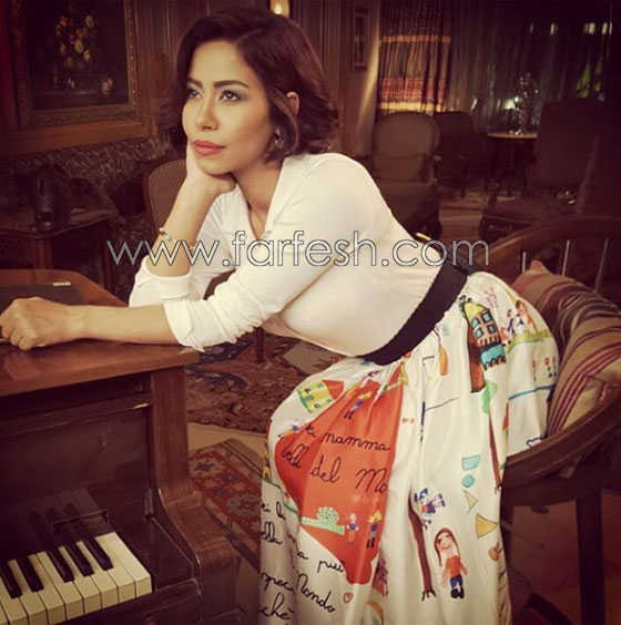 مُقدم برنامج يصف شيرين عبد الوهاب بـ(بنت القلعة) وينتقد فستانها.. فيديو صورة رقم 20 مُقدم برنامج يصف شيرين عبد الوهاب بـ(بنت القلعة) وينتقد فستانها.. فيديو صورة رقم 20