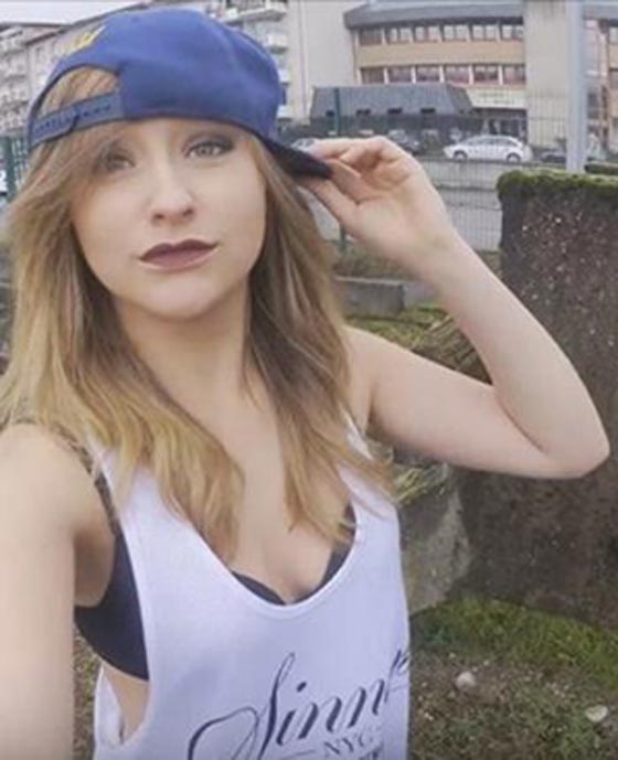 معجبتان بالنجم سعد المجرد تضربان الفرنسية التي اتهمته باغتصابها صورة رقم 6 معجبتان بالنجم سعد المجرد تضربان الفرنسية التي اتهمته باغتصابها صورة رقم 6
